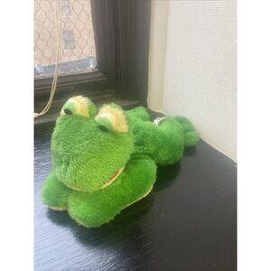 Vintage Treasure Masters Snuggle Ups Croaking Frog Green Plush Nut Shells